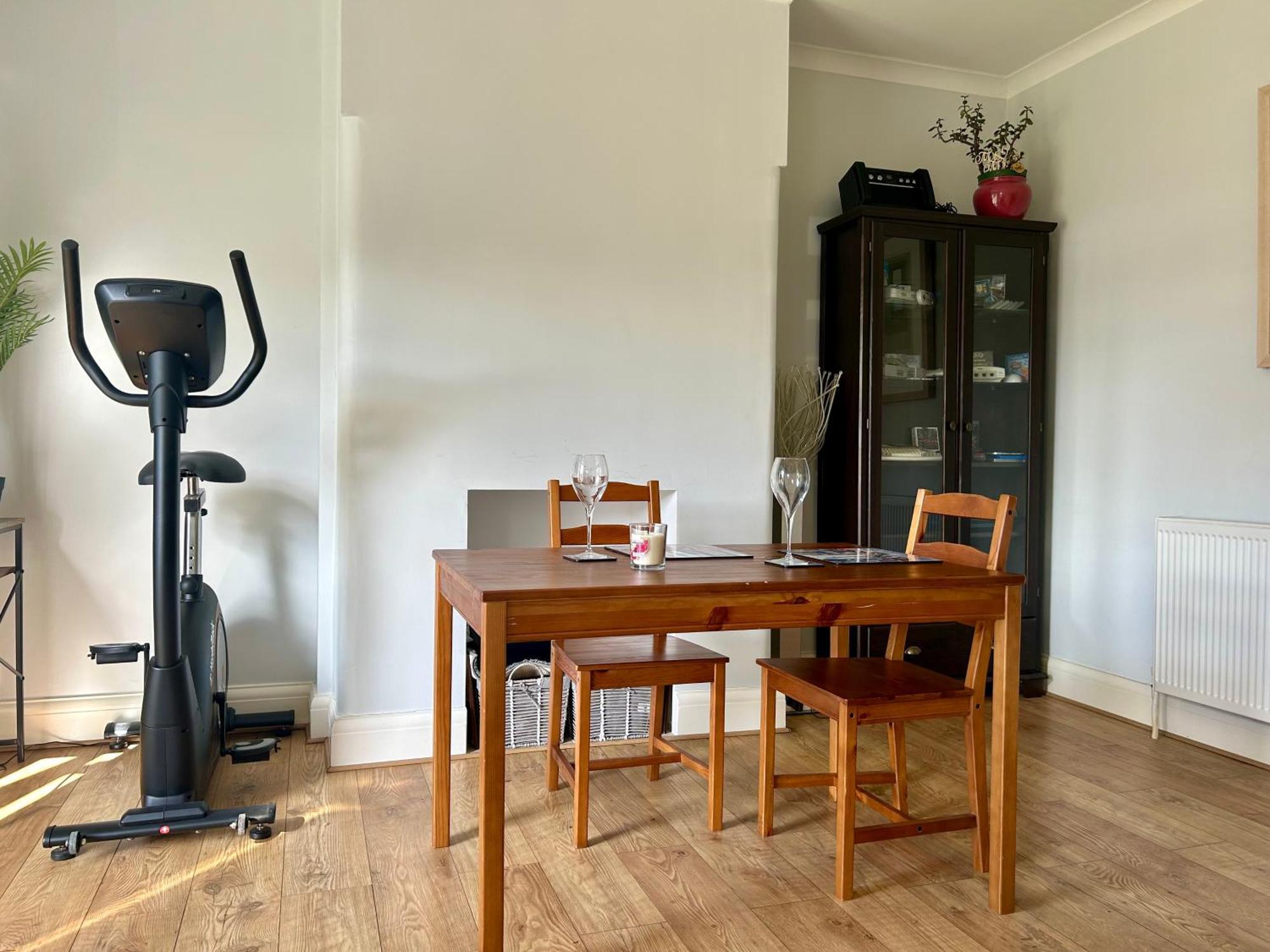 Quiet Double Bedroom With Garden View, Breakfast Hazel Grove Eksteriør bilde