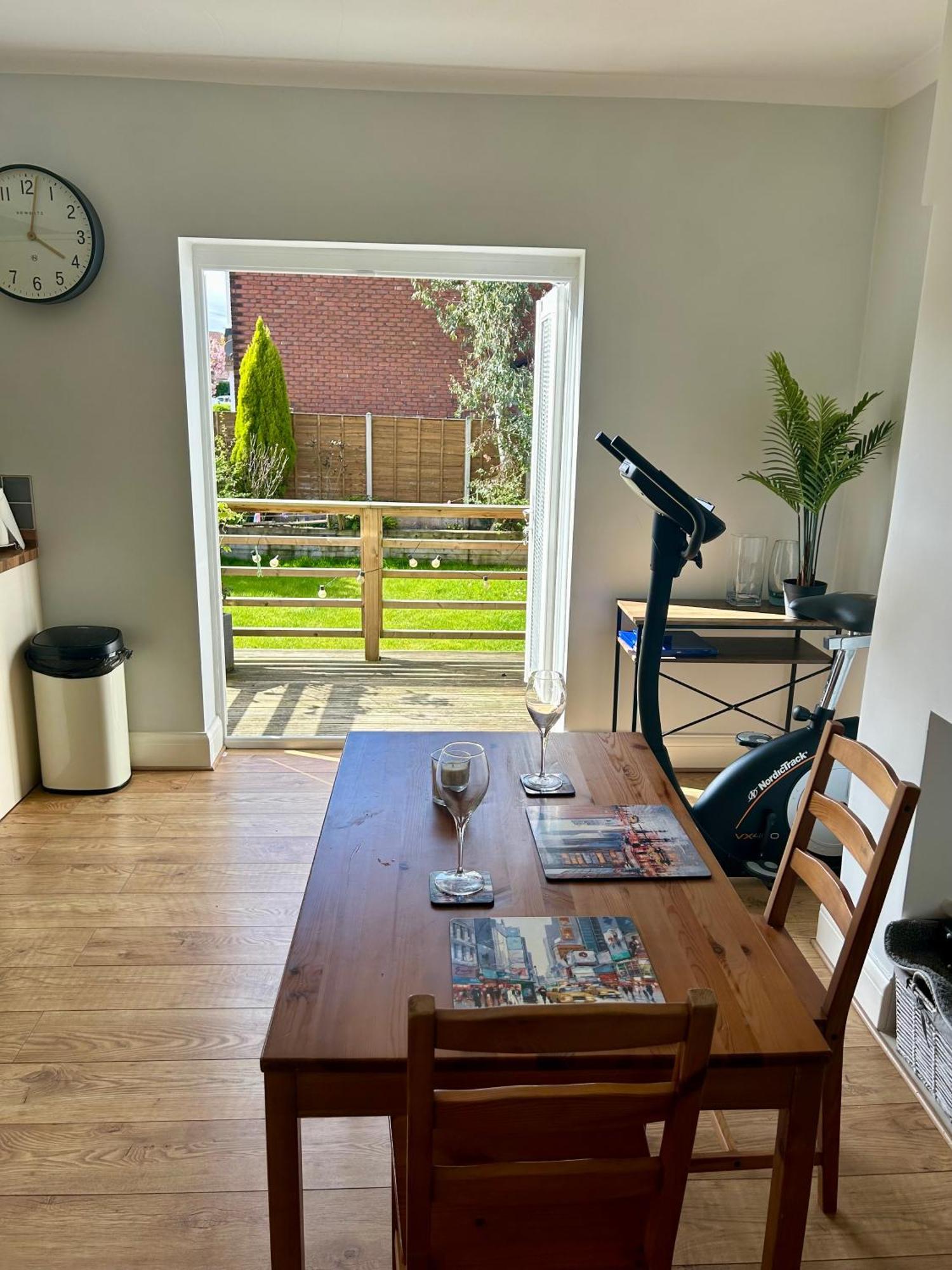 Quiet Double Bedroom With Garden View, Breakfast Hazel Grove Eksteriør bilde